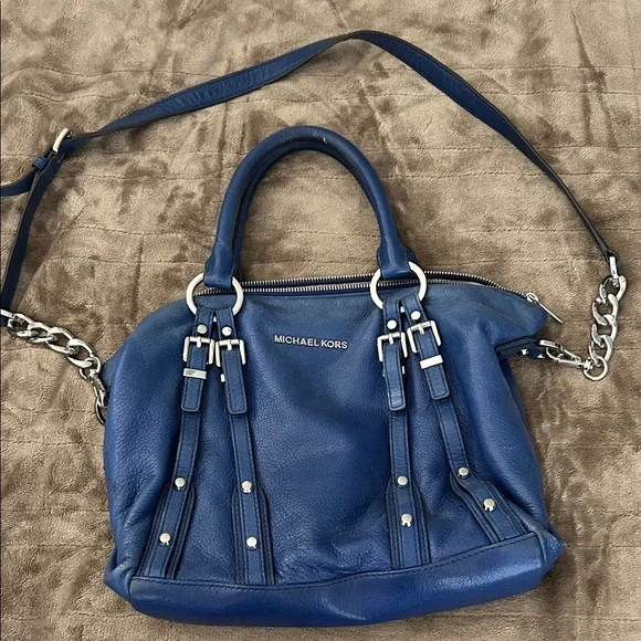 Michael Kors leatherette royal blue Shoulder Bag with metal Accents - Picture 1 of 4